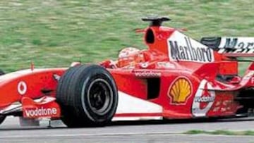 <b>EL ESPERADO DEBUT. </b>Schumacher no voló en sus primeras 81 vueltas con el nuevo F2005, pero sí que vio señales de un buen coche, que deberían hacerle debutar ya.
