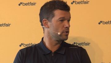 Le van a pitar los o¨ªdos un par de d¨ªas: palo de Ballack a Demb¨¦l¨¦