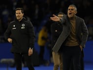 Gaizka Garitano en Riazor en el encuentro que medía al Cádiz CF y al Deportivo de La Coruña en la jornada 20 de la Liga Hypermotion.