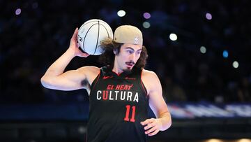 El narrador Enrique Garay alabó el desempeño que ha tenido el jugador del Miami Heat en su primera temporada en la NBA; sin embargo, dio como favorito a los Sixers.