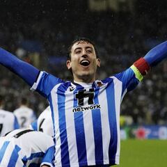 Oyarzabal: "¿Retirarme en la Real? Es algo que cualquiera escogería"