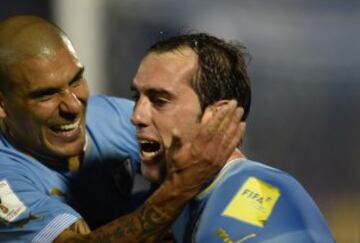 Uruguay golea a Colombia 3-0 en el Centenario