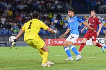 3-0. Giovanni Simeone marca el tercer gol.