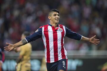 Las Chivas vencieron a Pumas 2-1 en la jornada 1 del Clausura 2017 con goles de Alan Pulido y Javier López en la cancha del Estadio Akron.