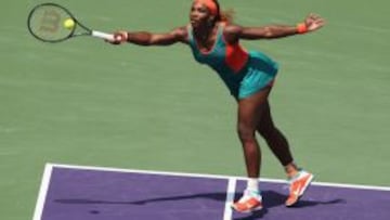 Serena luchará por una séptima corona tras ganar a Sharapova