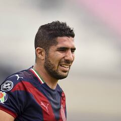 Alan Pulido confirma salida de Jair Pereira de Chivas