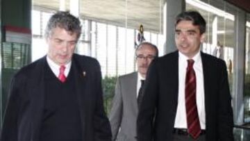 <b>DEBUT. </b>El nuevo secretario de Estado, Soler, con Villar, ayer en la FEF.