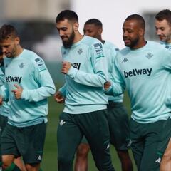 Borja Iglesias vuelve al grupo