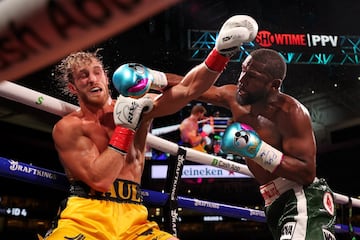 La pelea entre Mayweather y Logan Paul en imágenes