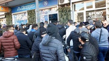 Alboroto en las inmediaciones de las taquillas del Nápoles.