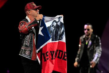 Wisin y Yandel fue el encargado de abrir la edición 60° con sus mejores éxitos. Felipe Avello fue ovacionado y Sebastián Yatra cerró la gran jornada.