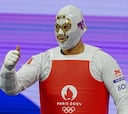 Por qué Carlos Sansores salió con máscara de lucha libre en París 2024