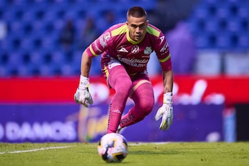  Miguel Jimenez of Puebla during the 10th round match between Puebla and FC Juarez as part of the Liga BBVA MX, Torneo Apertura 2024 at Cuauhtemoc Stadium on September 27, 2024 in Puebla, Mexico.