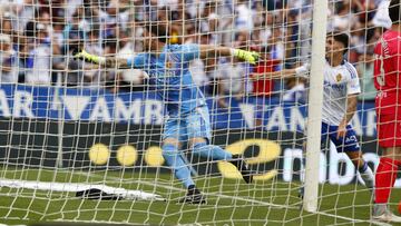 Poussin celebra su gran gol al Éibar.
