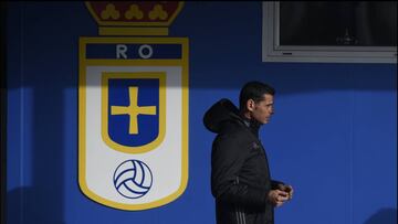 Fernando Hierro durante el entrenamiento del Oviedo.
