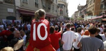 Los hooligans se divierten en Niza antes del Inglaterra-Islandia