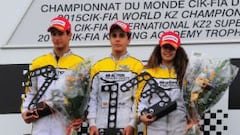 De izq. a dcha: el brasileño Della Coletta, Xavier Lloveras y Marta García López en el podio de Le Mans.