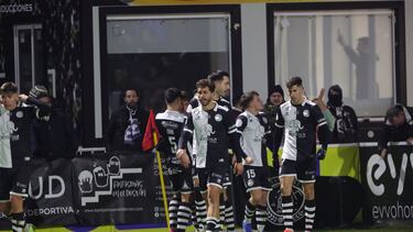 07/01/24 PARTIDO UNICO COPA DEL REY DIECISEISAVOS
UNIONISTAS SALAMANCA - VILLARREAL
PRIMER GOL EMPATE ALFRED PLANAS PENALTI 1-1 ALEGRIA