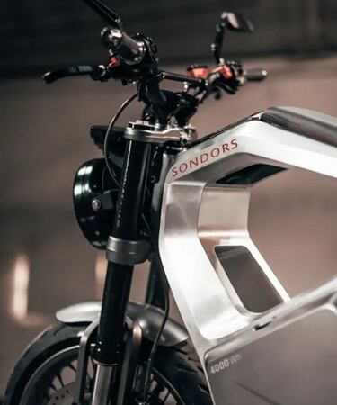 Metacycle, moto eléctrica low cost con carga inalámbrica para el móvil