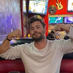 Chris Hemsworth demuestra que su estómago tampoco es de este planeta: "Una comida ligera"