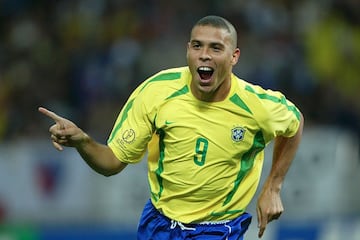 Ronaldo es sin duda el mejor delantero que ha visto el futbol. El fenómeno ganó el Mundial de Corea y Japón 2002, incluso es el segundo futbolista con más goles en las Copas del Mundo.