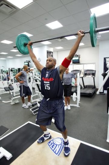 Vince Carter entrenando con los New Jersey Nets.