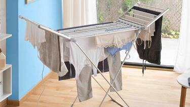 Tu ropa, seca en un instante con este tendedero eléctrico plegable