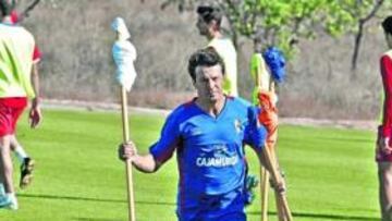 <b>FAENA. </b>José González trabaja contrarreloj en los entrenamientos.