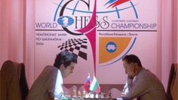 <b>TÍTULO UNIFICADO.</b> En la partida de desempate, la decimotercera del torneo, Krámnik logró el título frente al que, a priori, era el favorito, el búlgaro Vesselín Topalov.