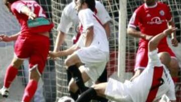 <b>EL COMIENZO. </b>Toti dispara con la izquierda para hacer el 0-1.