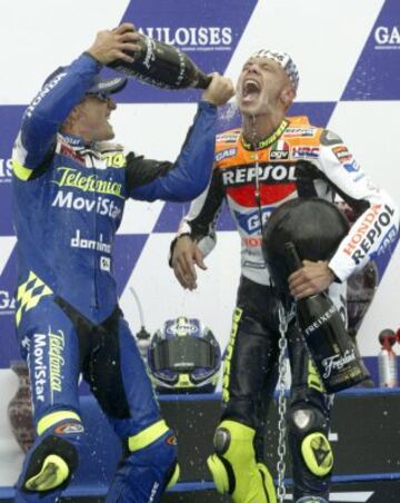 En 2003 Rossi ganó nueve carreras en la misma temporada. Era su quinto título mundial y el tercero consecutivo en la clase reina. Sería su último mundial con Honda.