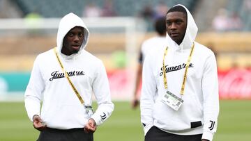 Timothy Weah, a la izquierda y Kolo Muani, a la derecha.