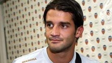 <B>RUMBO A MADRID. </B>El central rumano tiene prácticamente los dos pies en el Santiago Bernabéu.