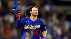 LOS ANGELES, CALIFORNIA - JULY 25: James Outman #33 of the Los Angeles Dodgers drives in the game winning run against the Toronto Blue Jays in the tenth inning at Dodger Stadium on July 25, 2023 in Los Angeles, California.   Ronald Martinez/Getty Images/AFP (Photo by RONALD MARTINEZ / GETTY IMAGES NORTH AMERICA / Getty Images via AFP)