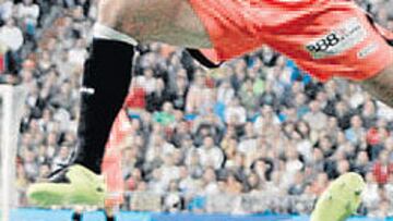 <b>EN LA AGENDA. </b>Puerta, en una jugada con Cannavaro.