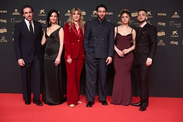 El equipo de 'La guitarra flamenca de Yerai Corts' posa en la alfombra roja.