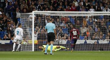 1-0. Paulo Oliveira's own goal.