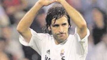 <b>GOLEADOR. </b>Raúl lideró con dos tantos la victoria ante el Athletic.