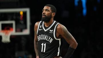 Enésima liada de Kyrie: apoya una película basada en un libro antisemita. Joe Tsai, dueño de los Nets, critica públicamente al jugador.