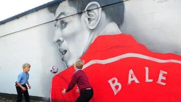 Cardiff dedica un mural a Bale tras la clasificación de Gales