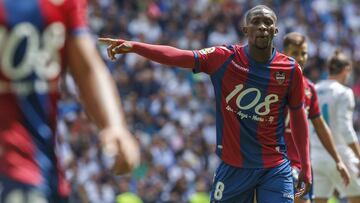 Lerma, en un partido con la camiseta del Levante.