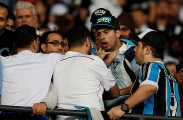 Fighting between Real Madrid and Gremio fans