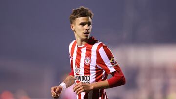 WEALDSTONE, ENGLAND - FEBRUARY 14: Romeo Beckham of Brentford during the Middlesex FA Senior Challenge Cup match between Wealdstone and Brentford B at Grosvenor Vale on February 14, 2023 in Wealdstone, England. (Photo by Jacques Feeney/Offside/Offside via Getty Images)