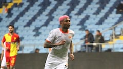 Junior Fernandes se fue de Chile en silencio y su momento en Europa sorprende a todos