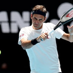 Federer regresa a lo grande: gana a Ruud en un tie-break a sus 44 años