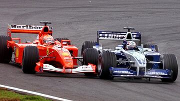 Cuando Michael Schumacher venía de ganar su primer título en la F1, Montoya apenas disputaba su primera temporada en 2001. En el Gran Premio de Brasil, el tercero en esa campaña, el colombiano realizó una maniobra que quedó para la historia al superar al alemán en un curva y asumir el liderato de la carrera, que luego no pudo terminar por un accidente.