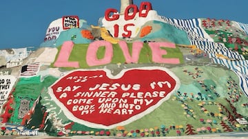 100 miles northeast of San Diego, you can find a community where most residents want to get lost. This “squatters paradise” is home to up to 4,000 people who just want to be left alone.