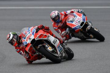 Ducati dio órdenes a Lorenzo por medio de un mensaje en su dashboard para que Dovizioso pueda ganar en Sepang y alargar así la lucha por el título hasta el final. 