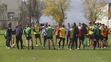 Los jugadores del Extremadura, en un entrenamiento.