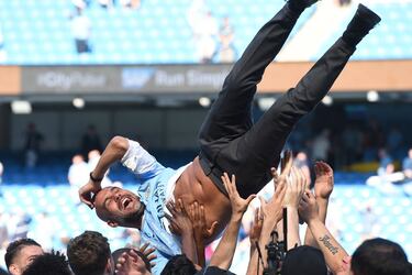 Ovación a Pep Guardiola.